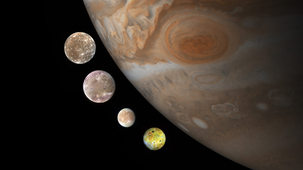 Jupiter avec ses quatre lunes galiléennes : Io, Europe, Ganymède et Callisto, montrant leurs caractéristiques distinctes.