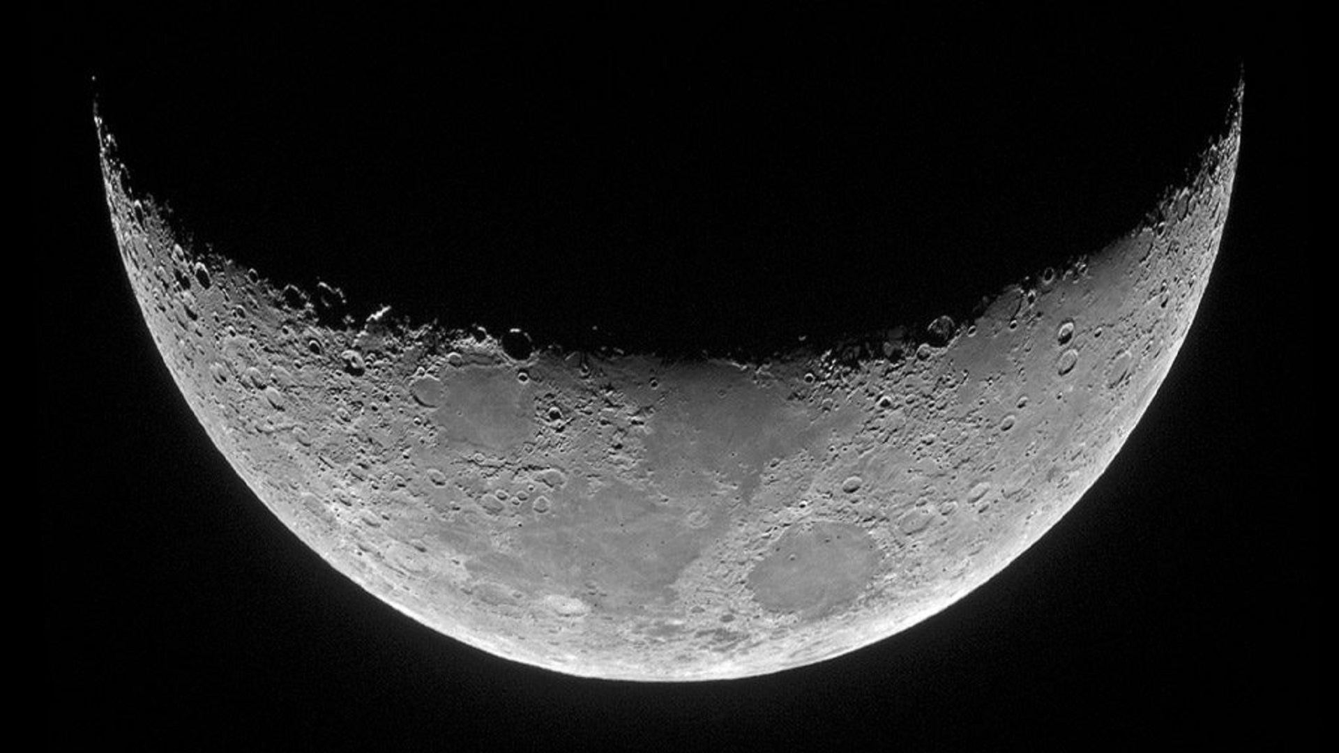 La Lune : Le Gardien de la Nuit Terrestre